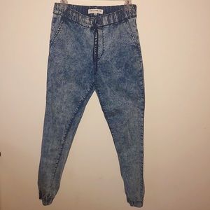 Cropped Jogger Acid Wash Jeans